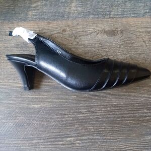 Monroe & Main Black Slingback Heels